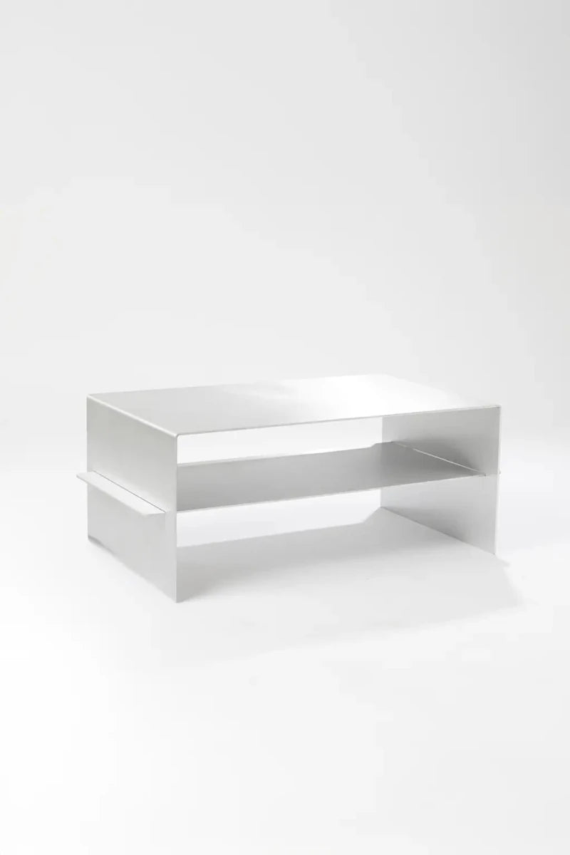 LURA_3 | Couchtisch aus Aluminium, 80 cm mit Ablage – RÅM