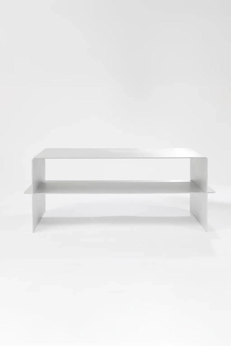 LURA_3 | Couchtisch aus Aluminium, 80 cm mit Ablage – RÅM